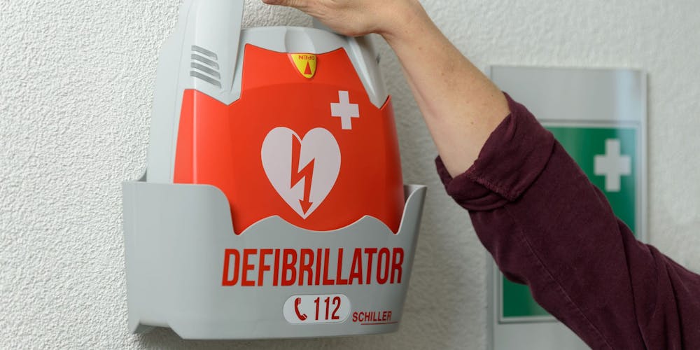 legge defibrillatori
