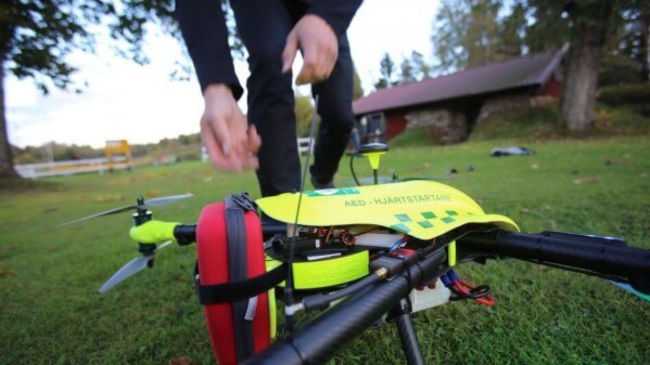 drone defibrillatore