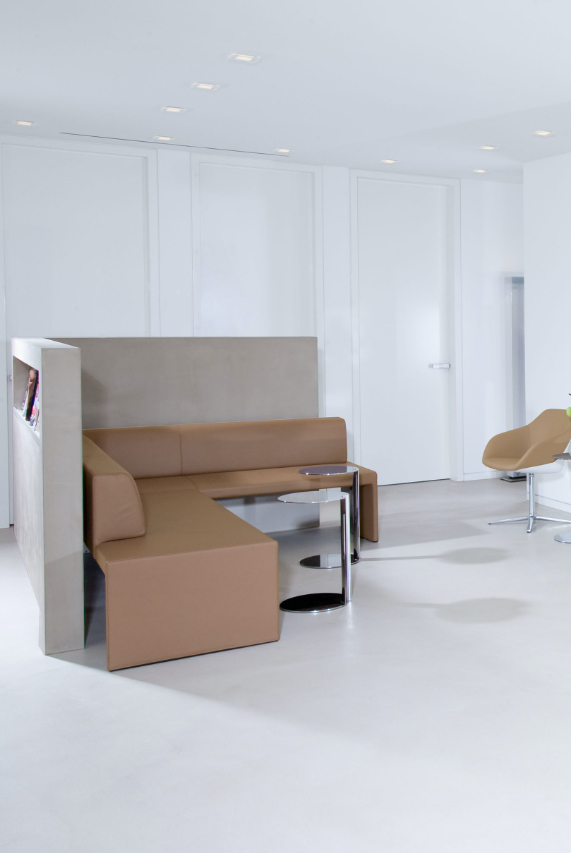 Inneneinrichtung eines Wartebereichs