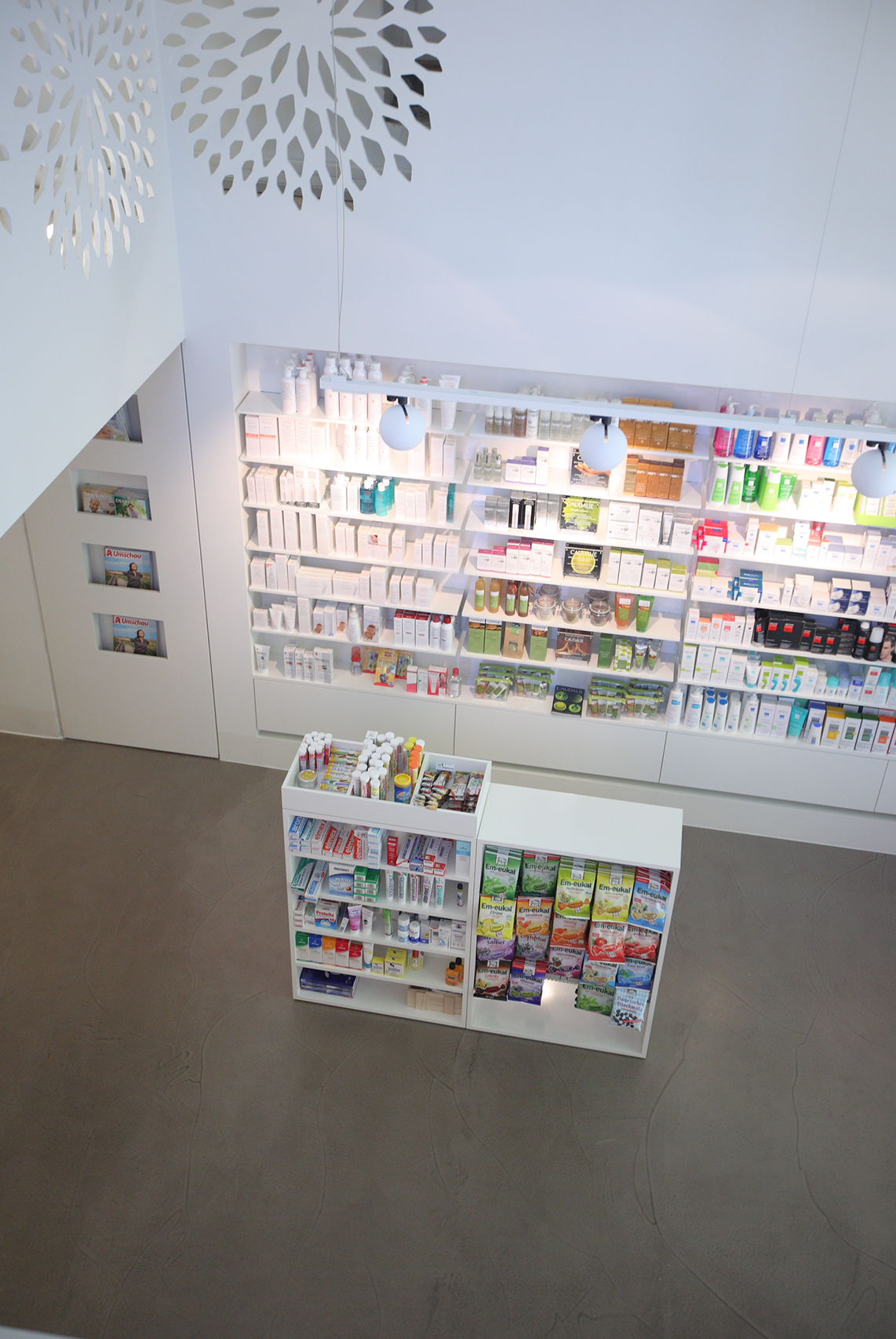 Apothekeneinrichtung für Adler Apotheke