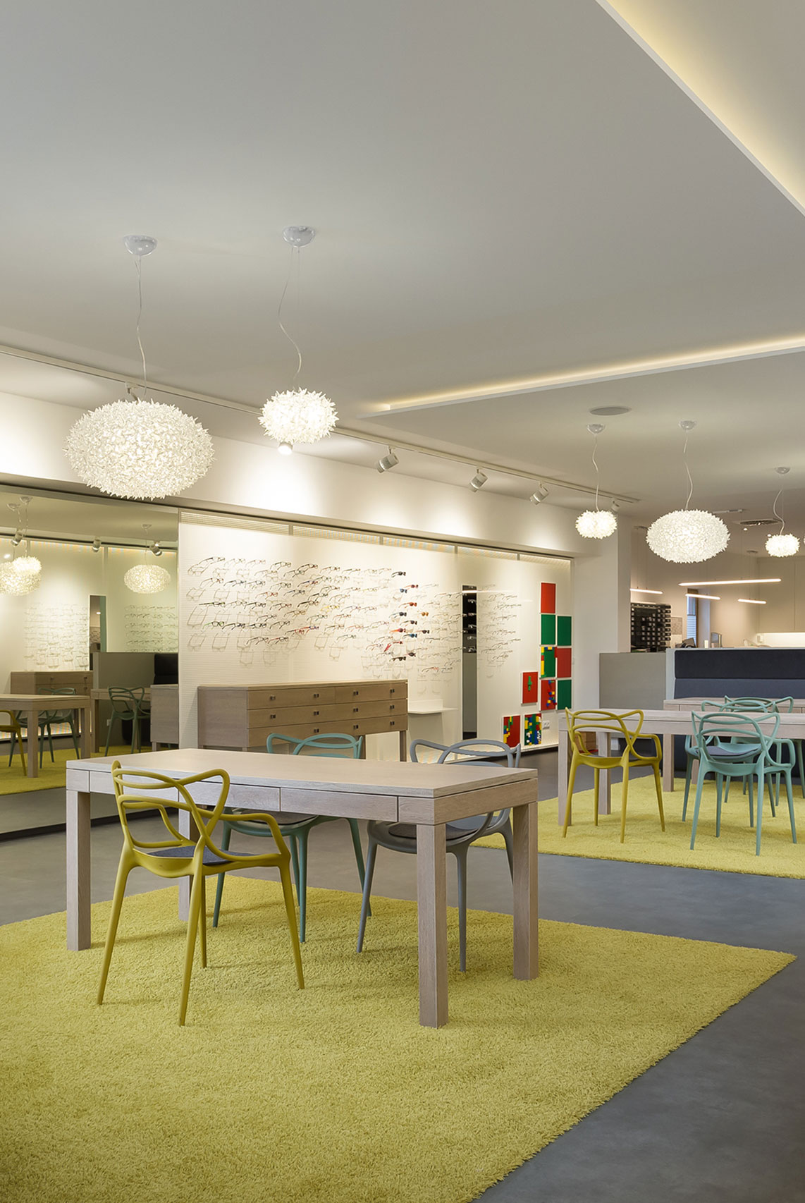 Ladeneinrichtung für Fachgeschäft für Augenoptik und Hörgeräteakustik
