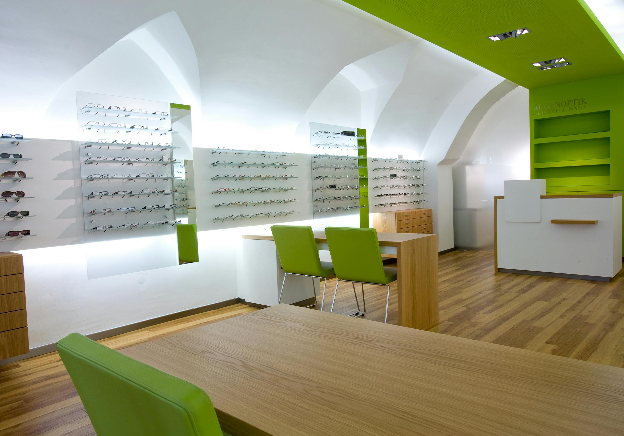 Ladeneinrichtung für Augenoptiker Ladeneinrichtung für Augenoptiker