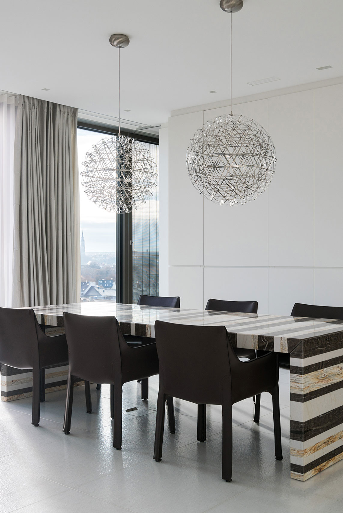 Wohnungseinrichtung und Küchen für Wohnturm