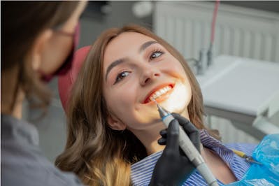 Detartraj la Dental Hygiene Center București