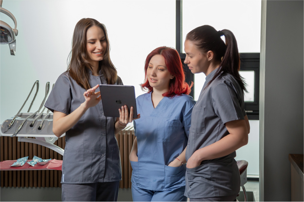 Echipa de medici igienisti Dental Hygiene Center