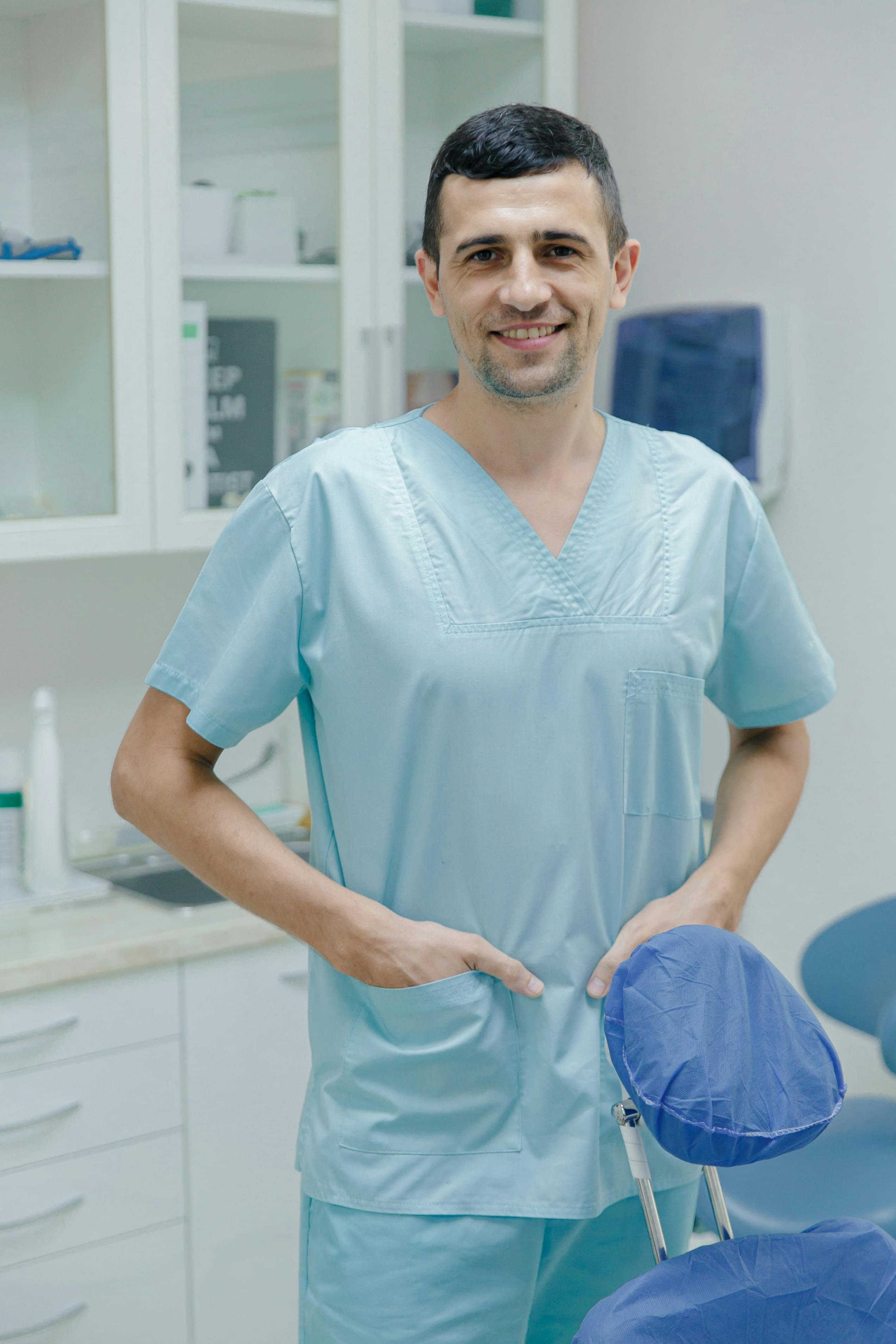 Dr Vartic Sergiu Implant dentar Galati