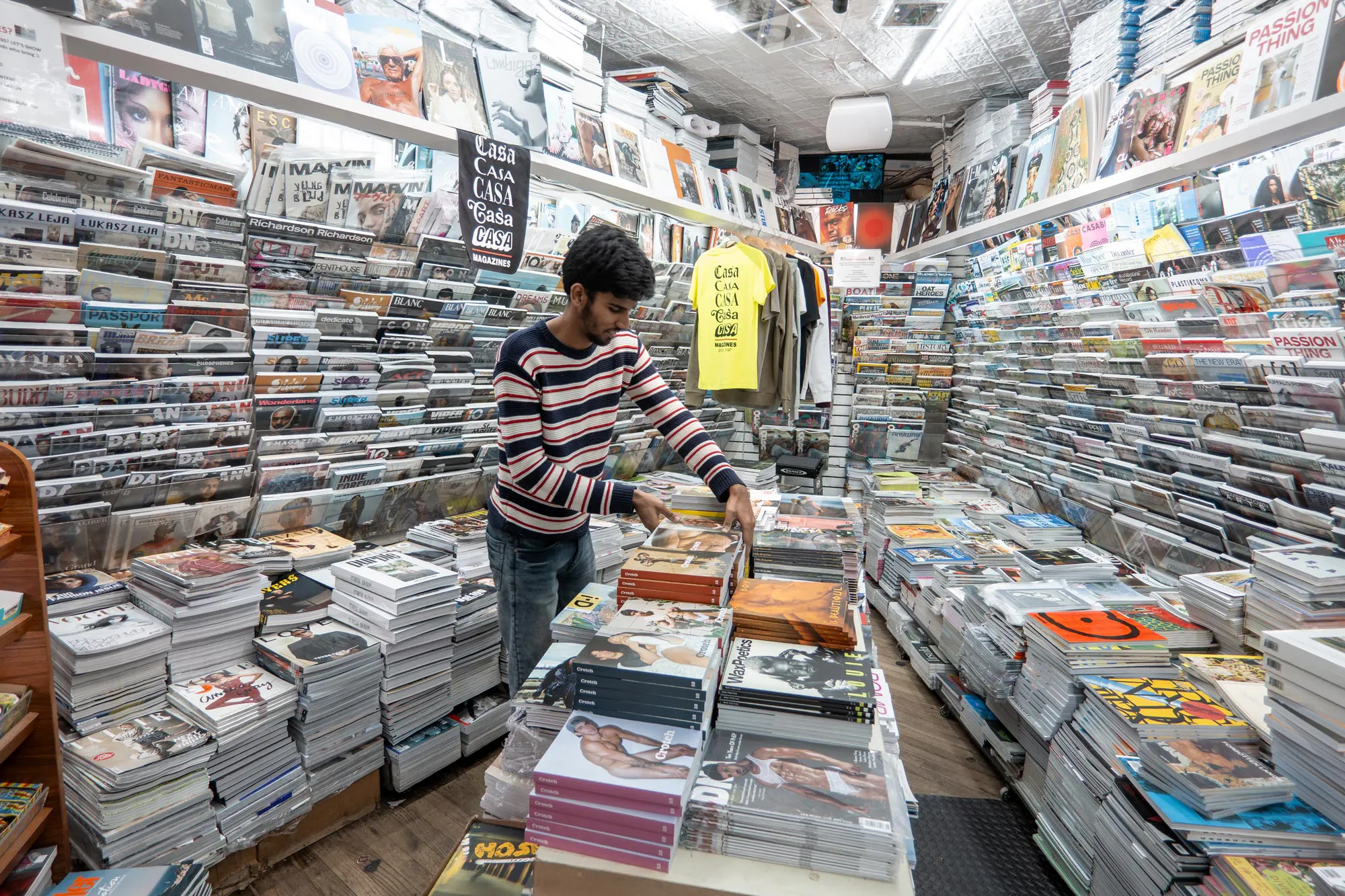 Magazines In Shop Design District: Magazine & Shop for Uncommon Creativity