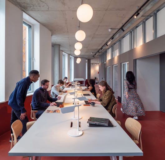 Private offices with meeting rooms available