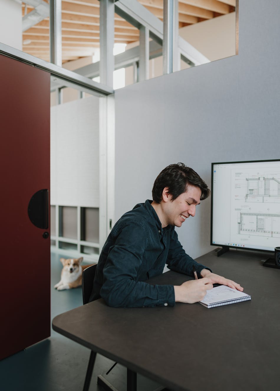 The best thing about Design District is that you are always amoung creative people. Whether you're looking for business opportunities or simply to connect with people who understand fully what you do and can have insightful work-related conversations.
