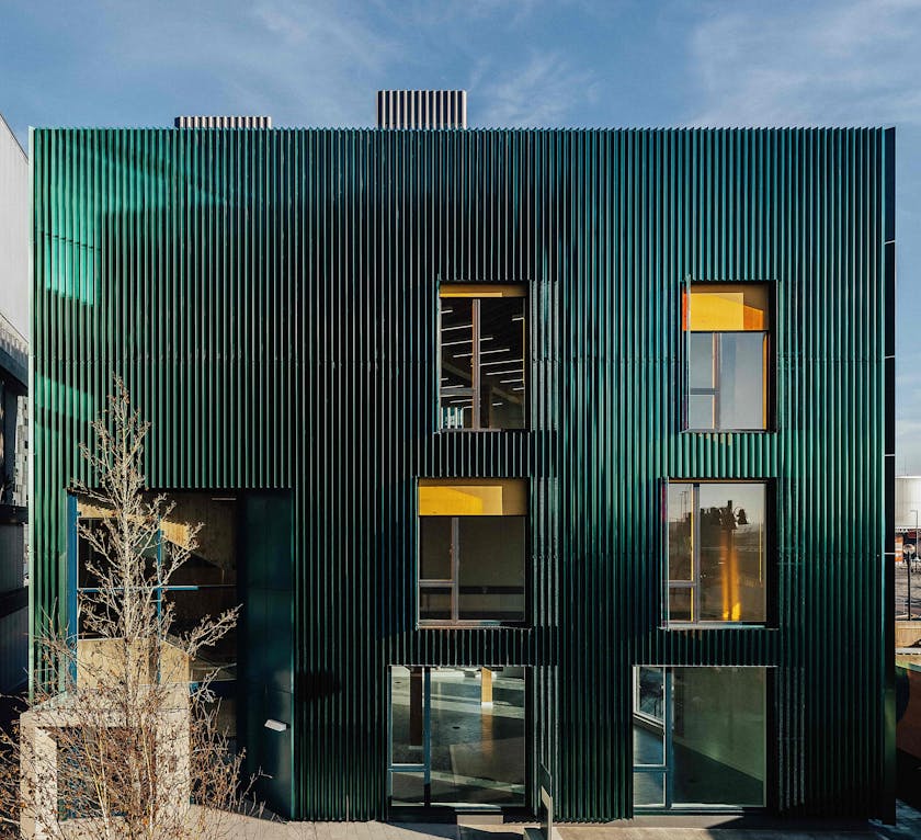 This 1,418 sq ft ground floor workspace is housed in a striking building at Greenwich Peninsula