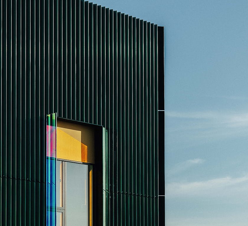 This 1,418 sq ft ground floor workspace is housed in a striking building at Greenwich Peninsula