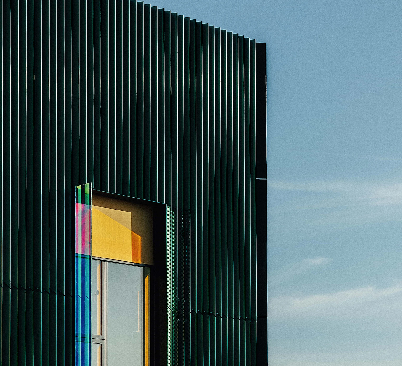 This 1,418 sq ft ground floor workspace is housed in a striking building at Greenwich Peninsula