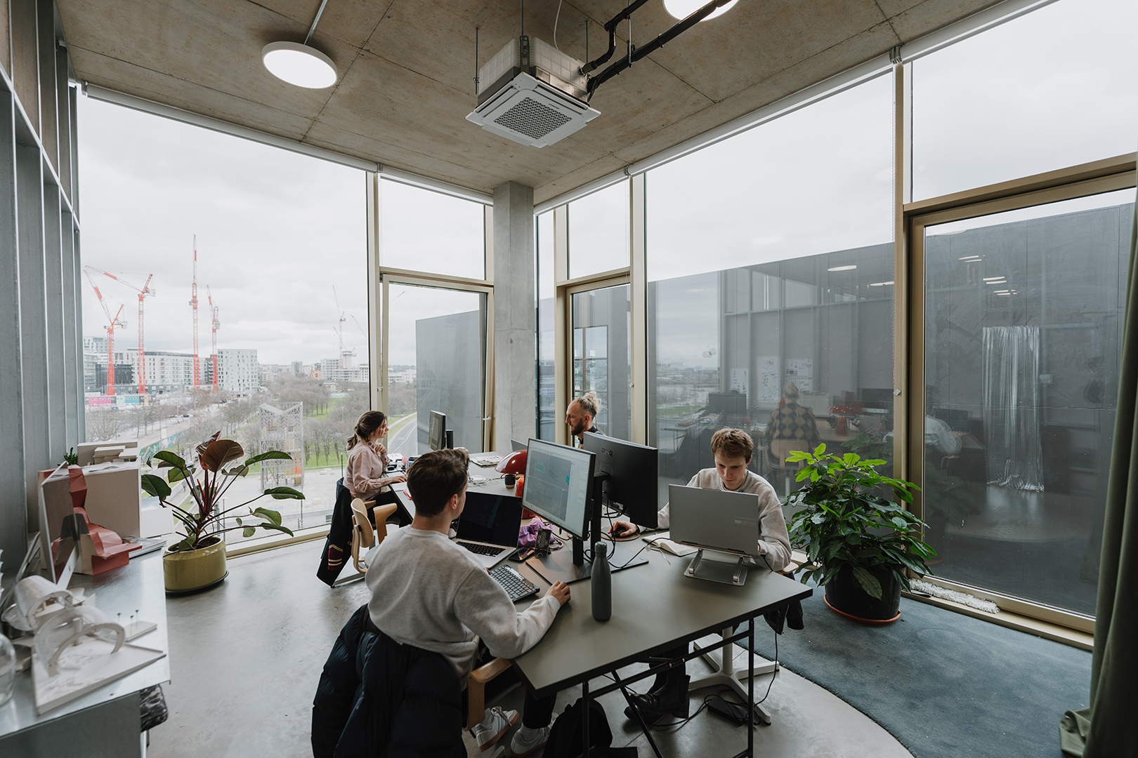 Workspace options for teams from 2 to 50 people