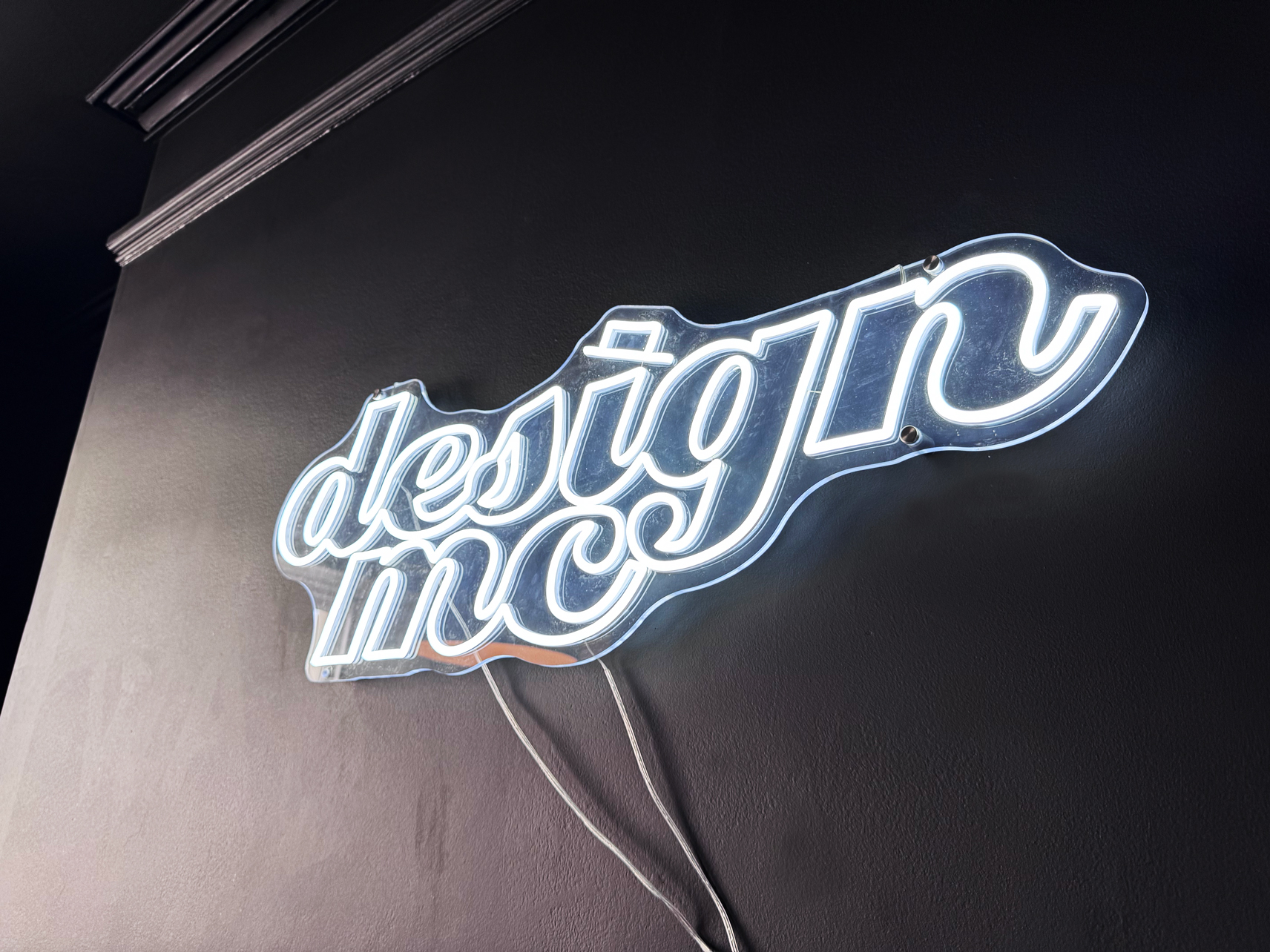 Designmc neon logo