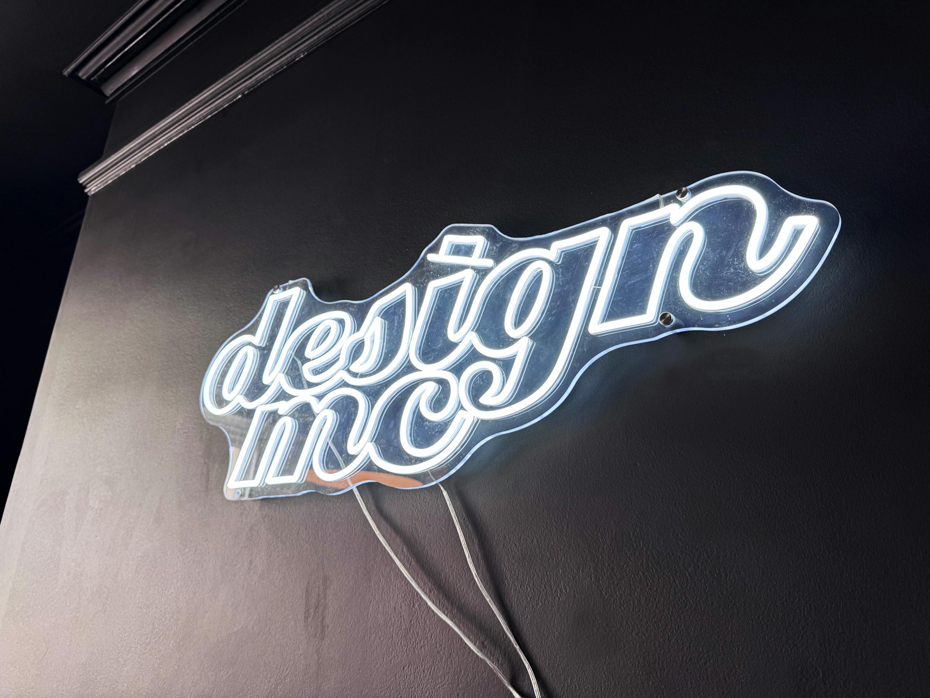 Designmc neon logo