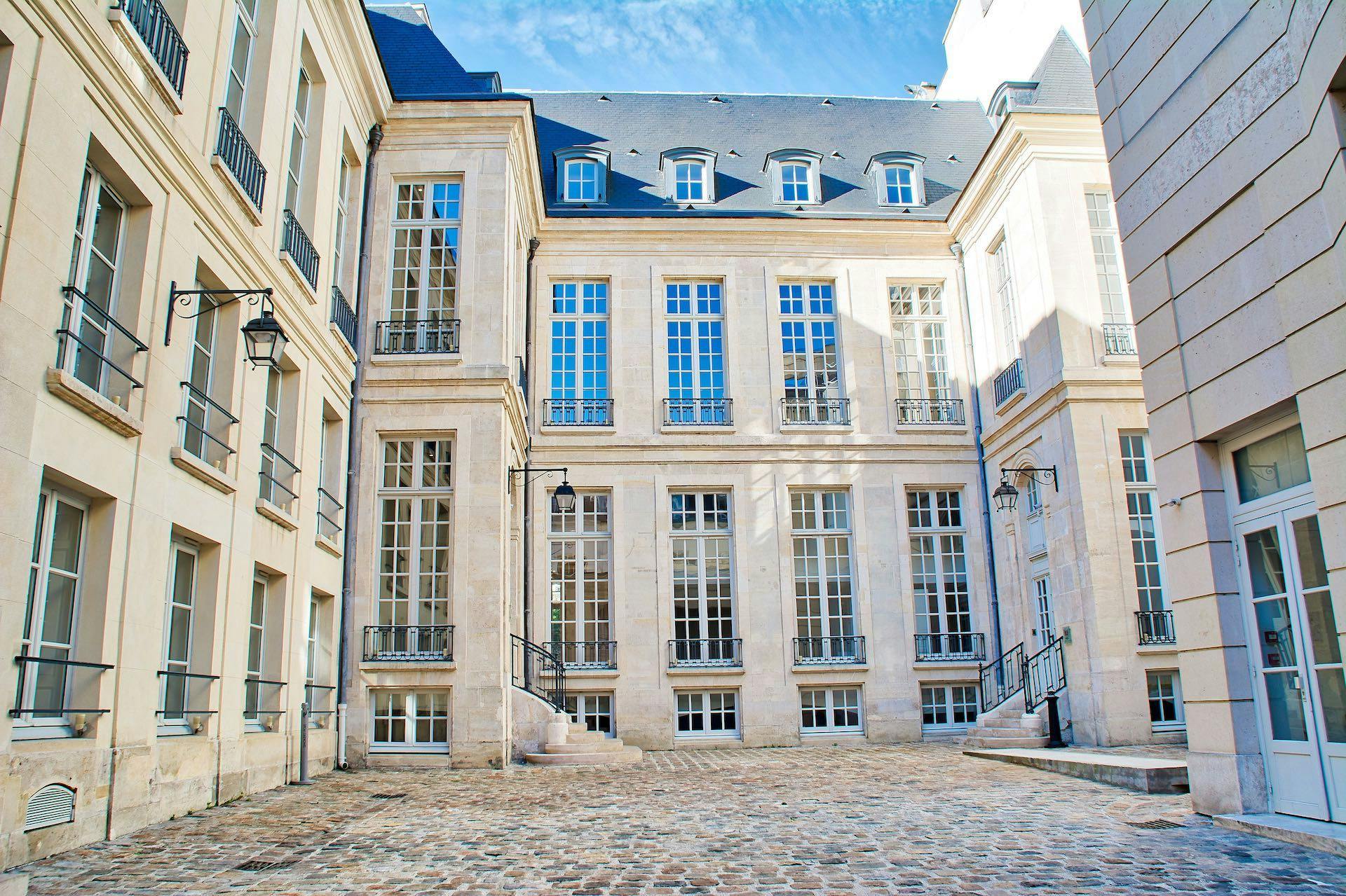 marais-interior-courtyard