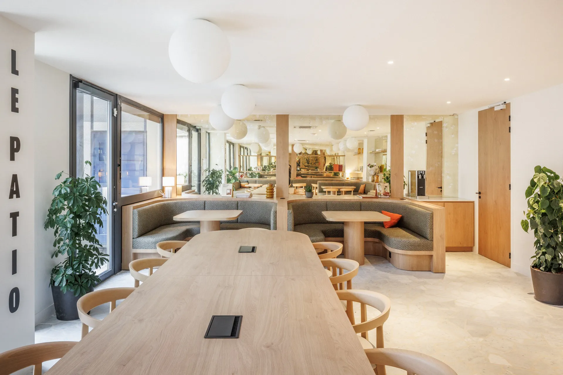 Location bureau coworking Neuilly - Charles de Gaulle - Deskeo