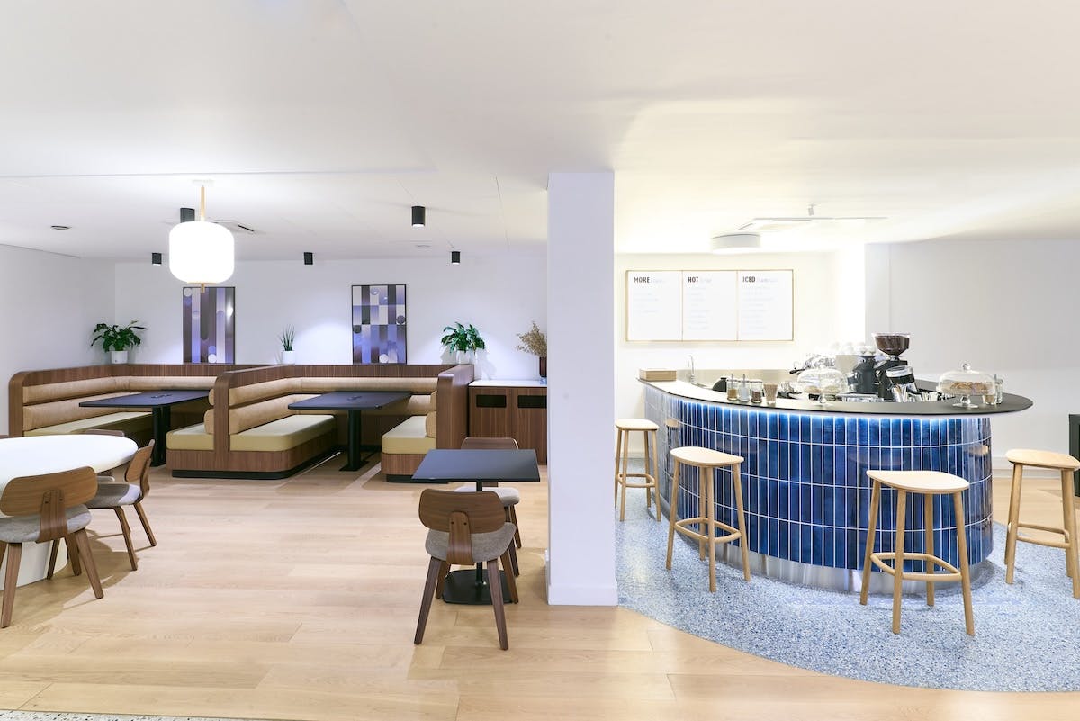 nomadic coworking position