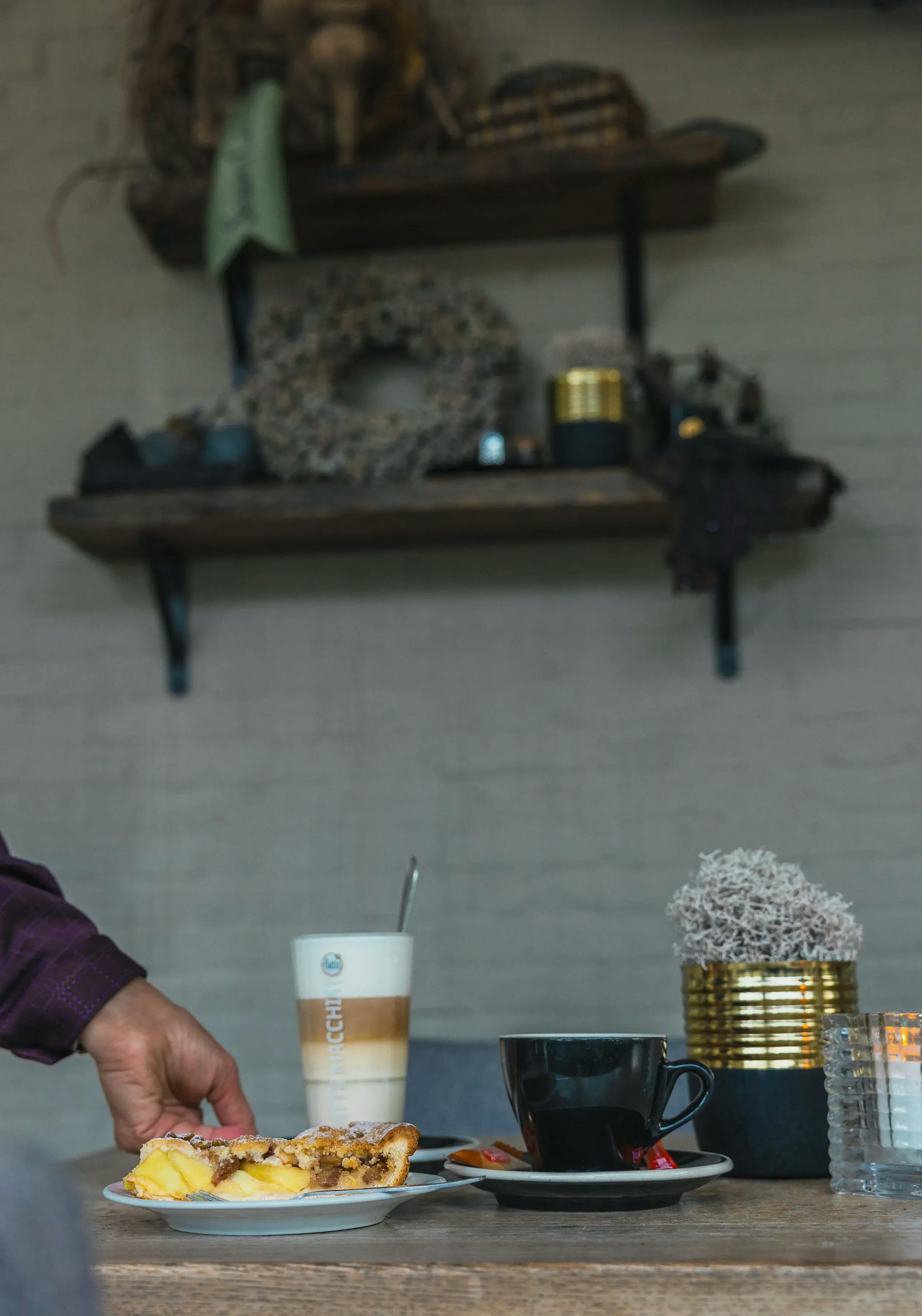 Koffie met gebak in de Wintertuin