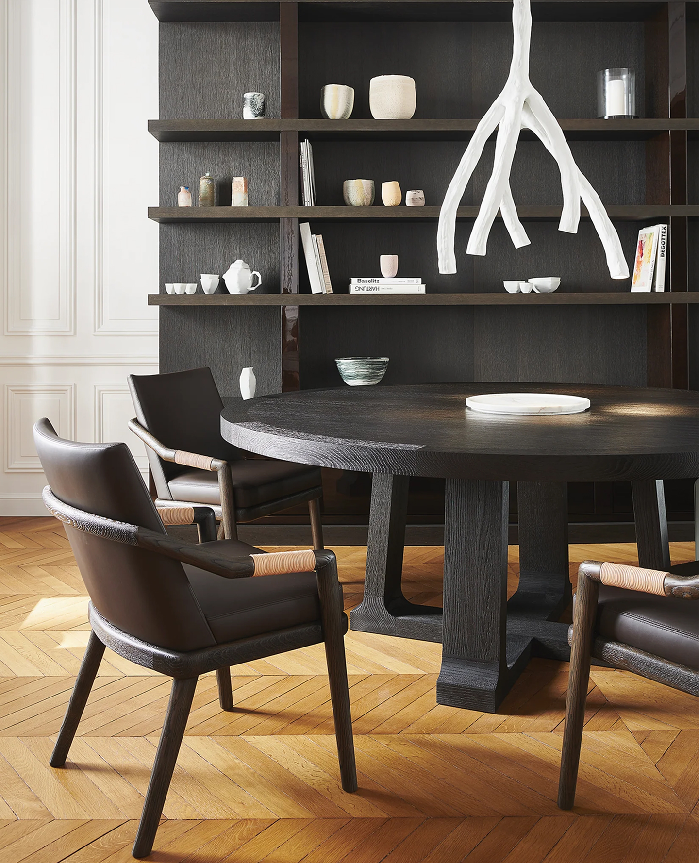 5uvL1D8o5MQ4S de sousa hughes liaigre archer arm chair interior 3