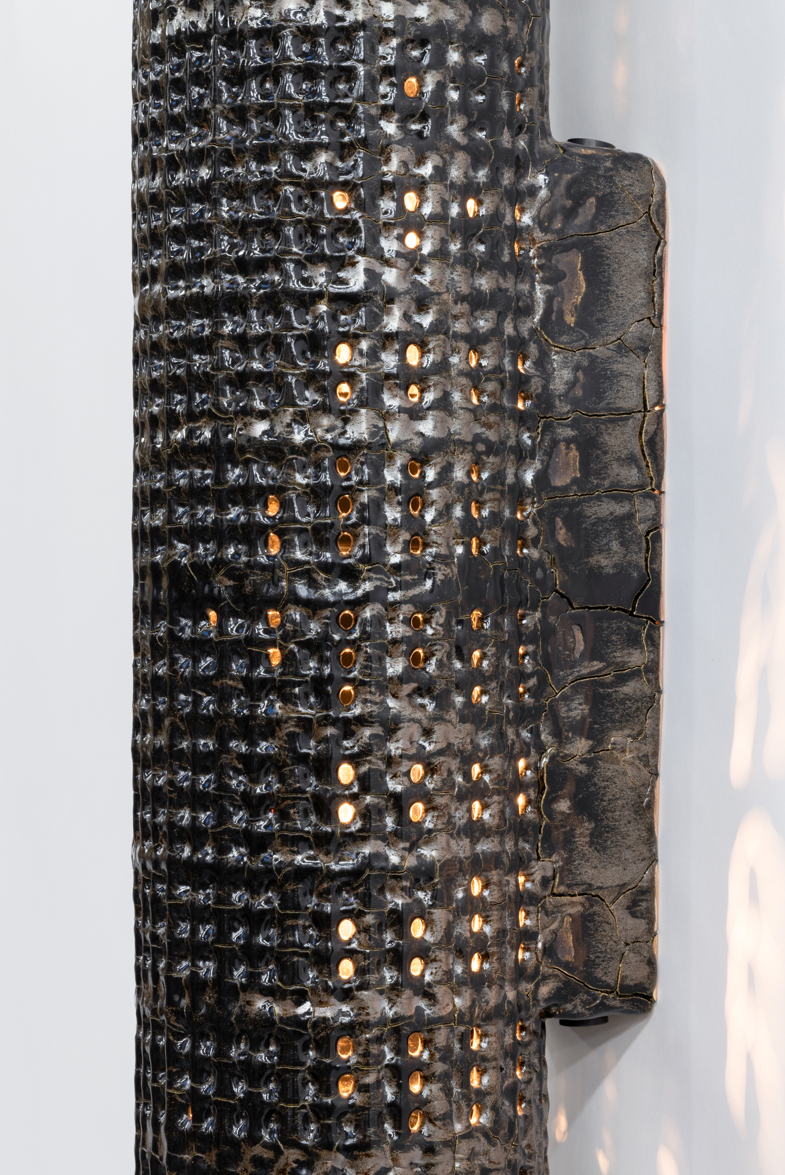 agPPc9ctTW de sousa hughes Scott Daniel Design Ceramic Thomas Sconce 6x24 detail