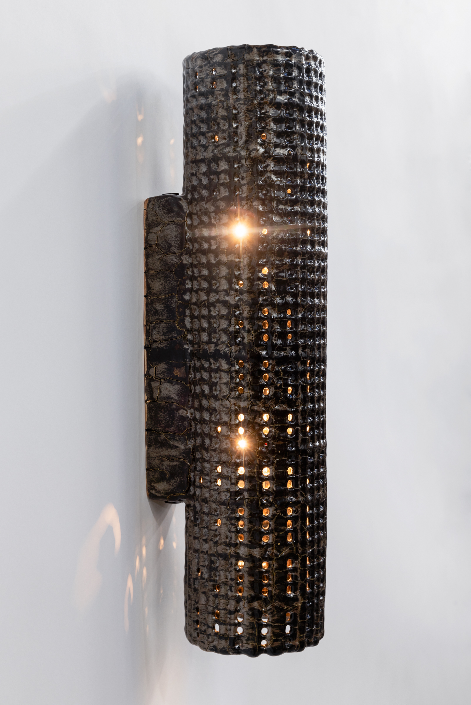 de sousa hughes Scott Daniel Design Ceramic Thomas Sconce 6x24 side lit
