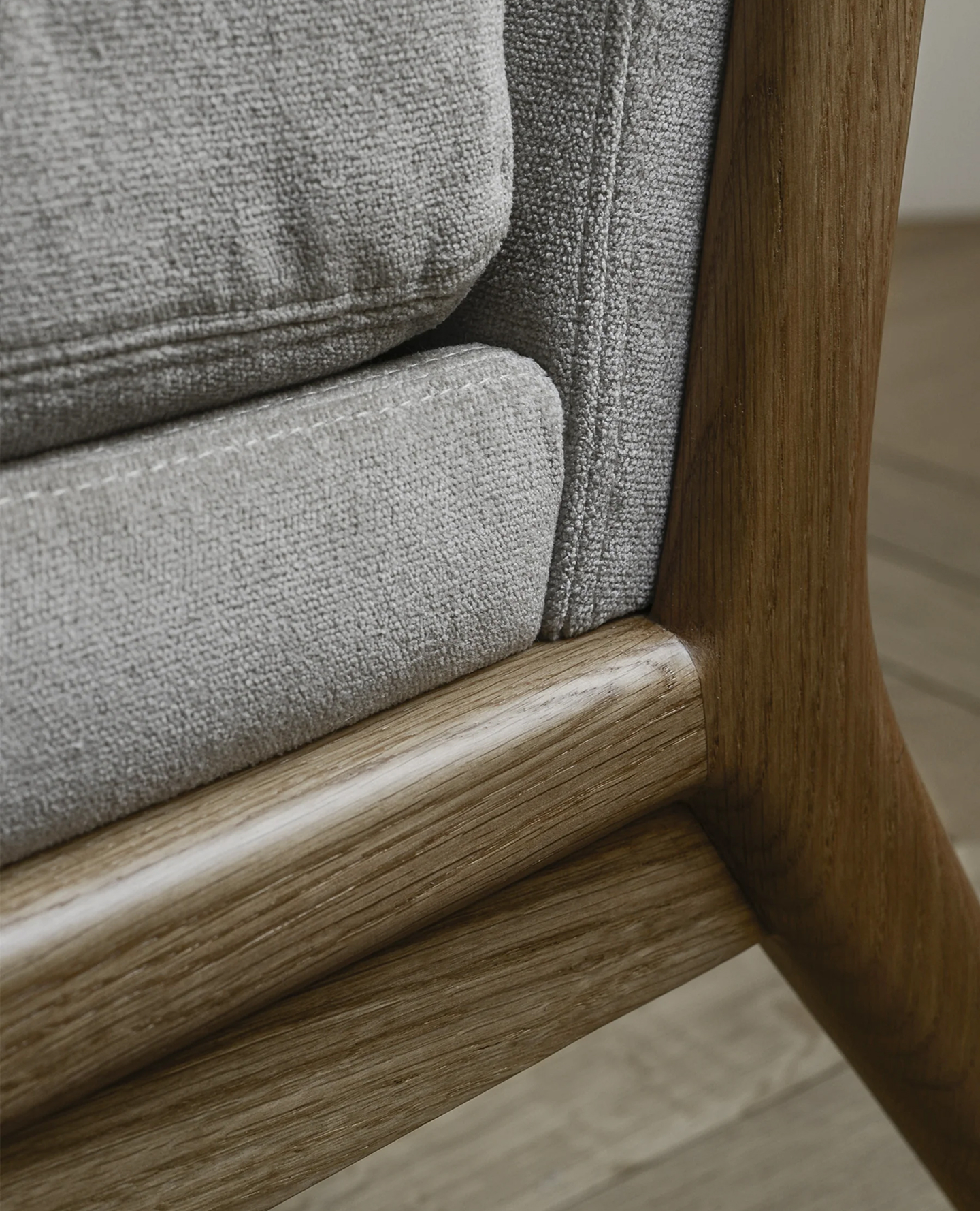 9leboYKWAG de sousa hughes liaigre infante lounge chair studio liaigre interior detail image