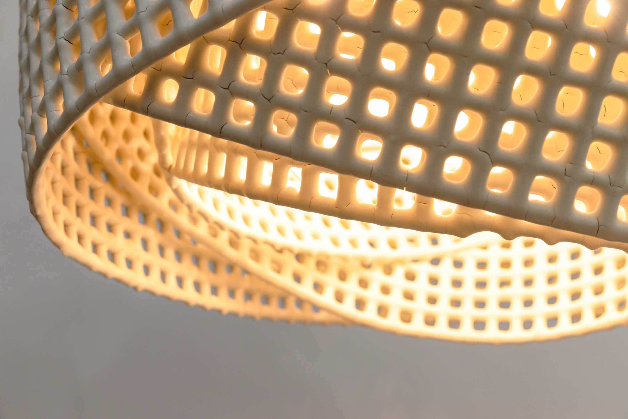 de sousa hughes Scott Daniel Design Ceramic Mobius Chandelier 28x18 detail