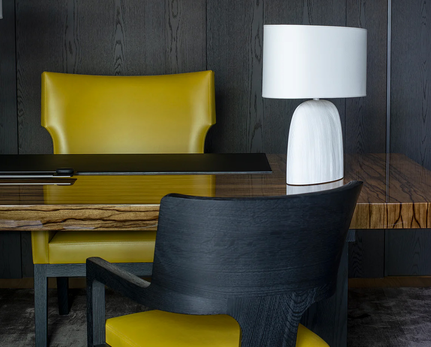 de sousa hughes liaigre arctique arm chair charbon