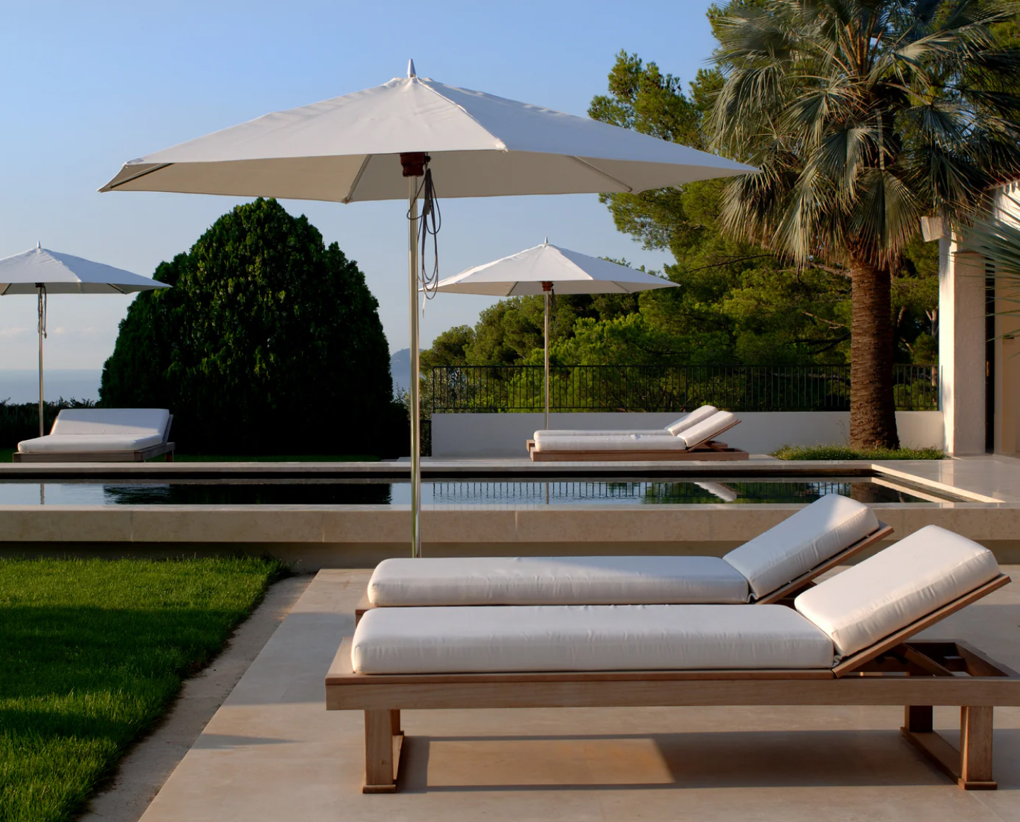 de sousa hughes liaigre estran daybed assamela install