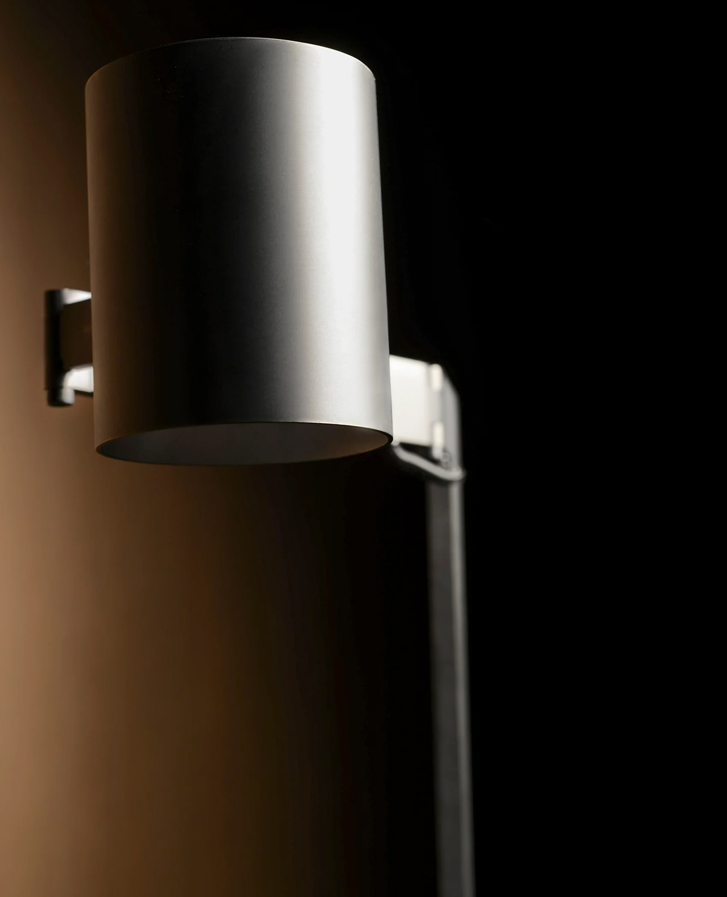 de sousa hughes liaigre chantecaille floor lamp studio liaigre interior detail 2
