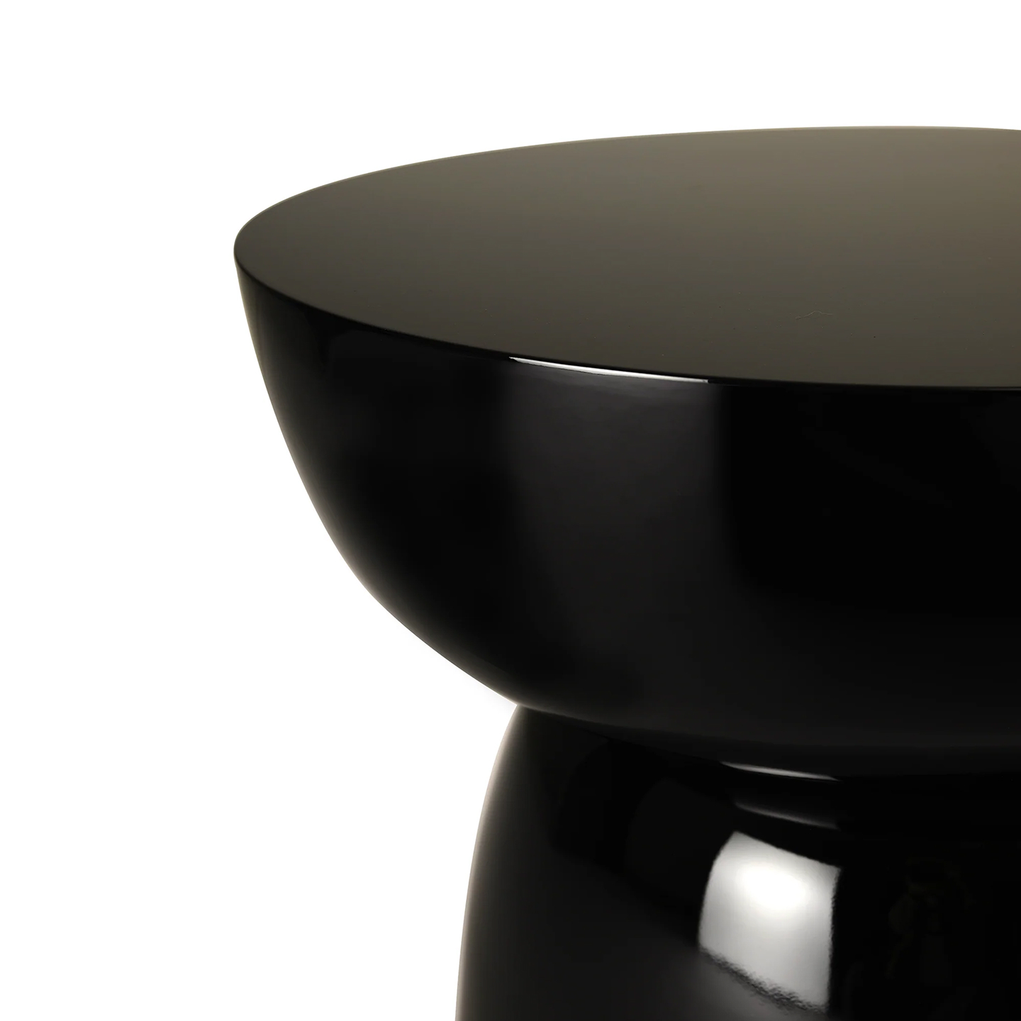 EvR5pL de sousa hughes liaigre carrousel side table corner detail