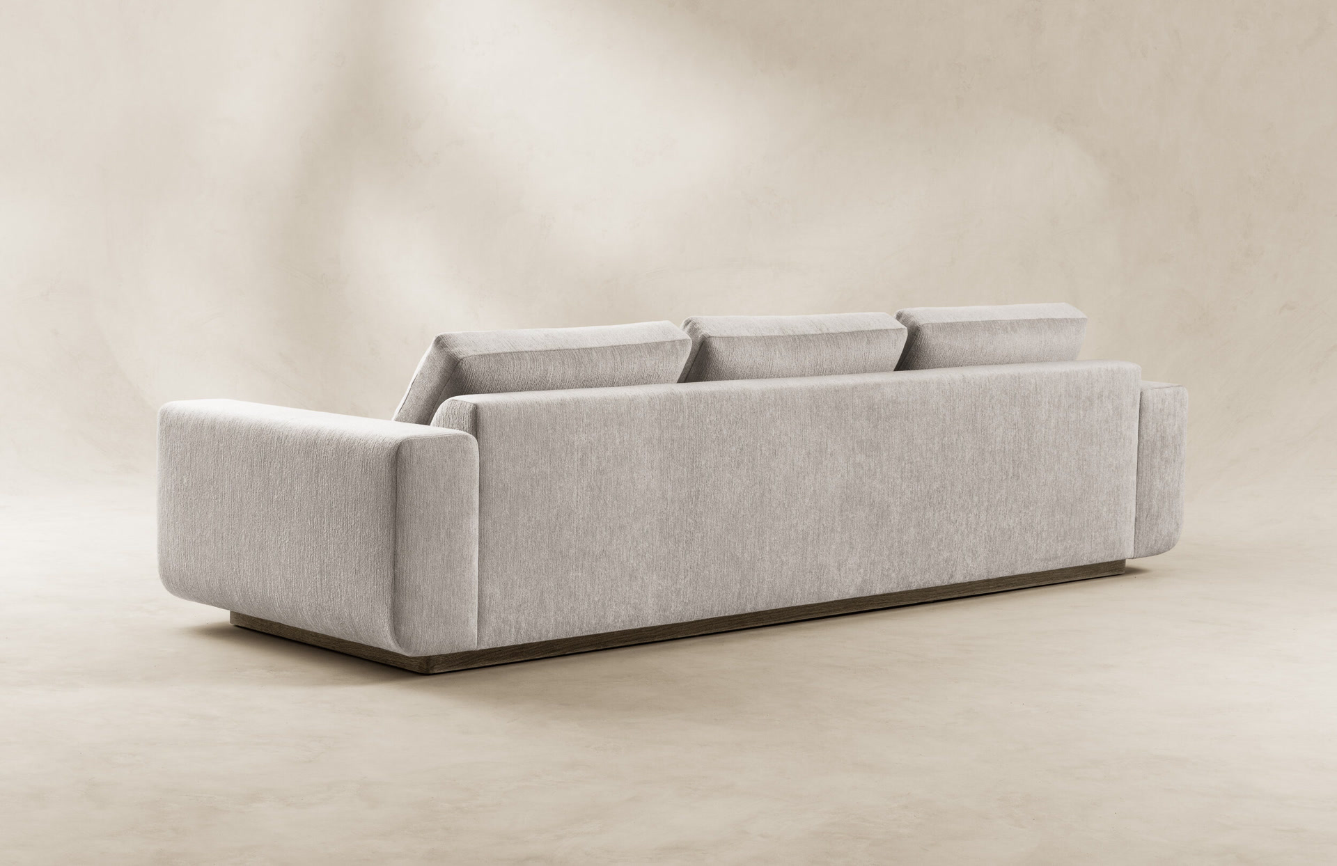 GGNHVfTOUvG de sousa hughes joseph jeup campau sofa back angle