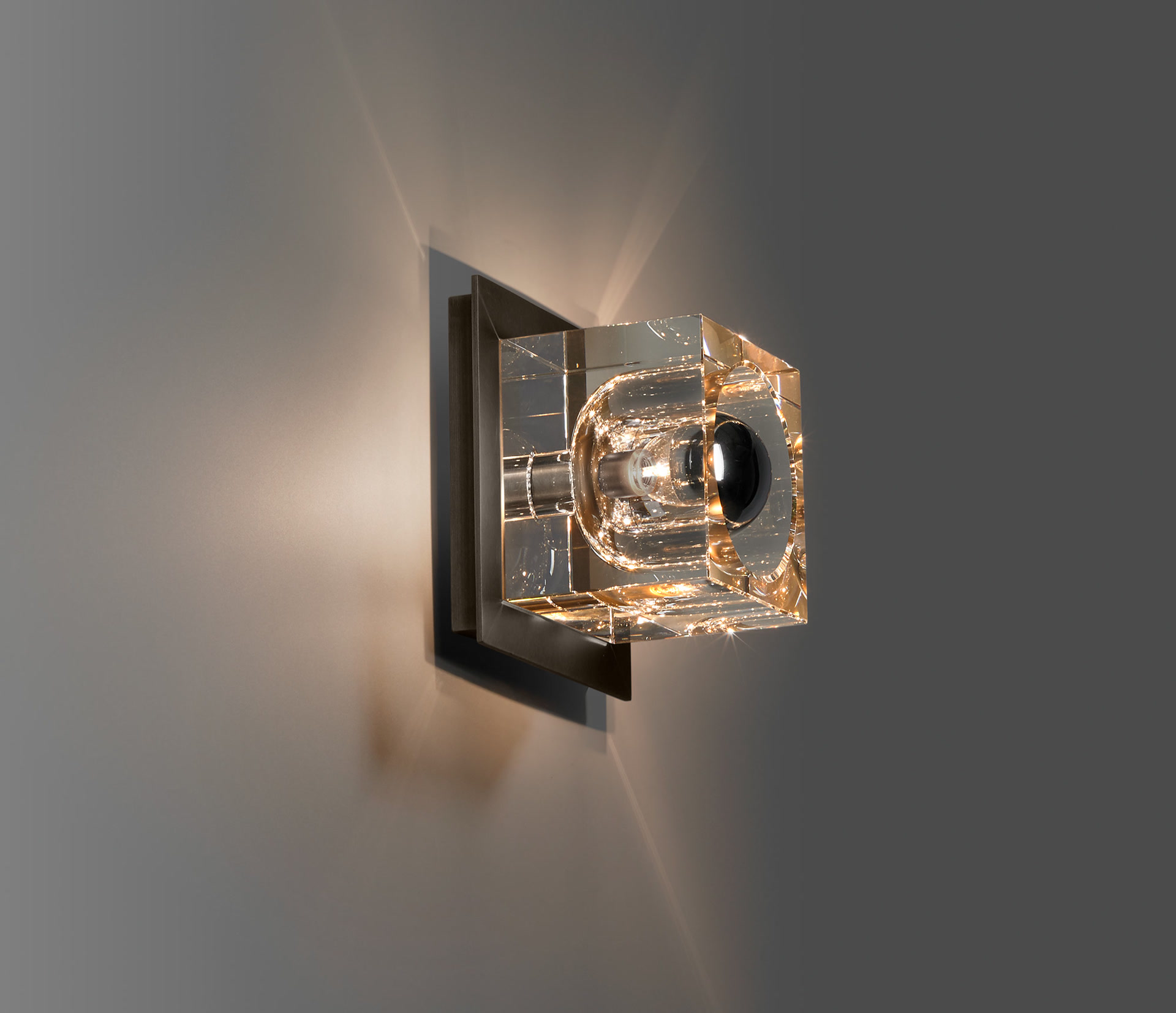 de sousa hughes Jonathan Browning Glacon Single Light