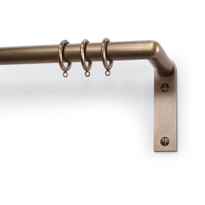 de sousa hughes Tuell Reynolds Newport Drapery Hardware