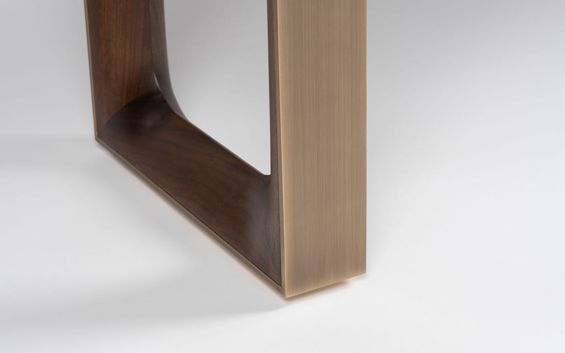 de sousa hughes Troscan Logan Console 05