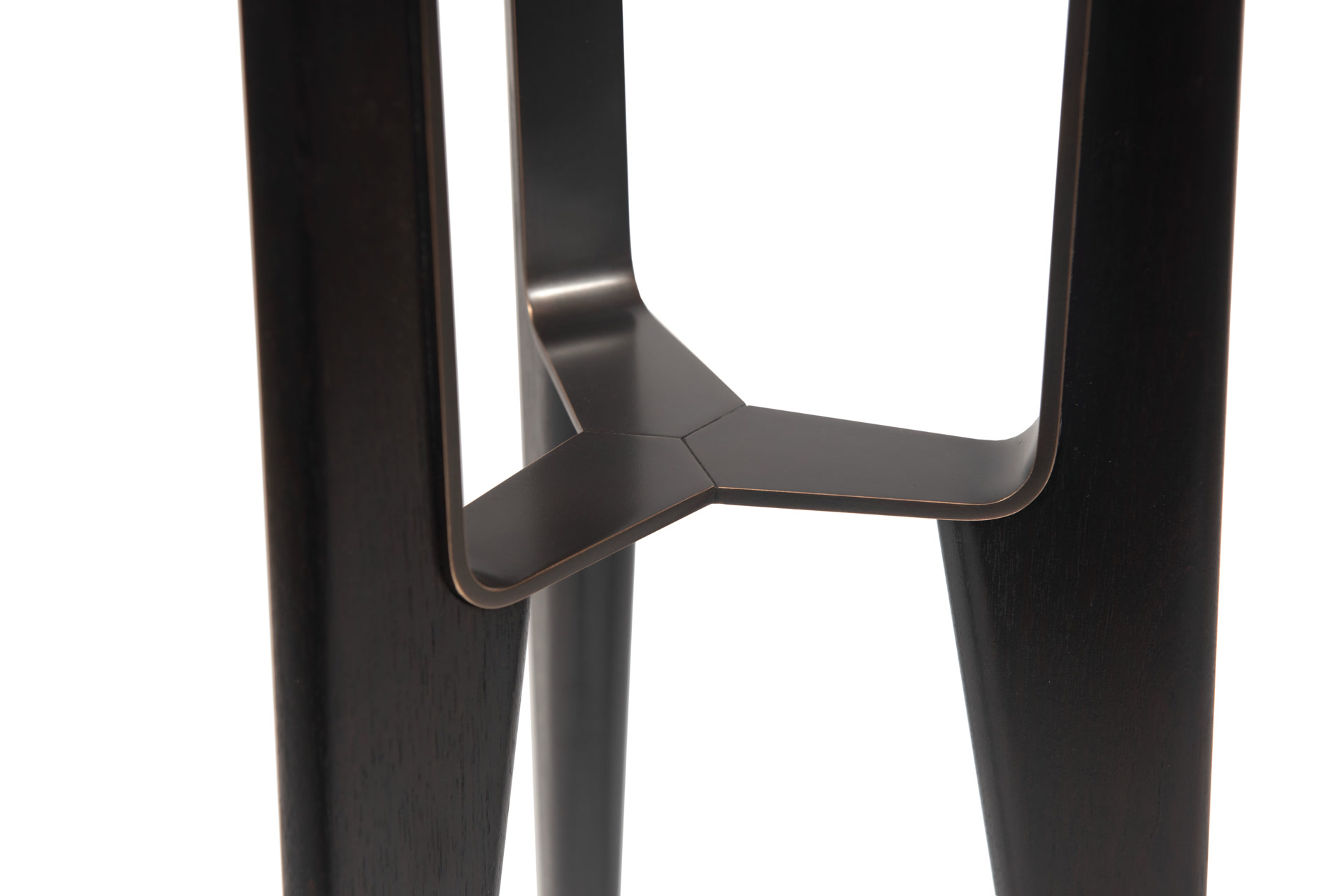 de sousa hughes Troscan Cadre Drink detail