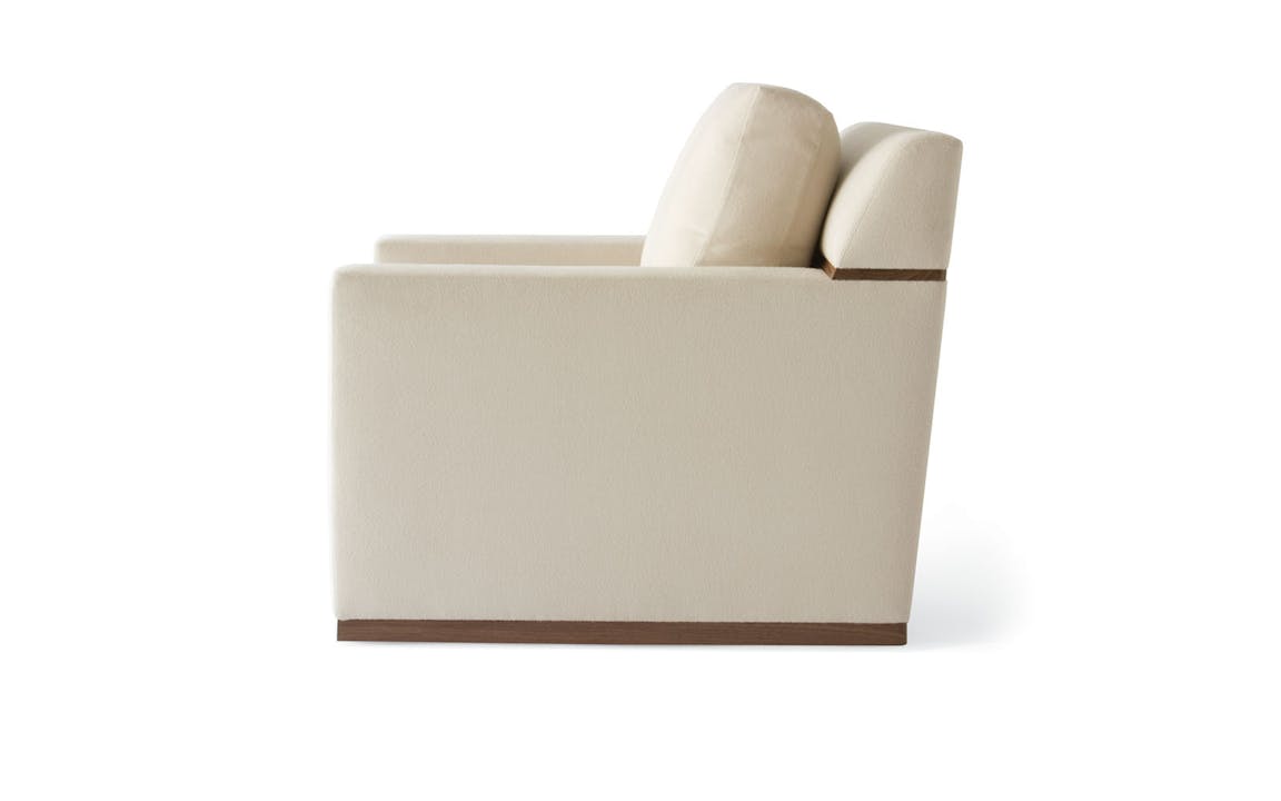 de sousa hughes Troscan Fitz Lounge Chair Ottoman side