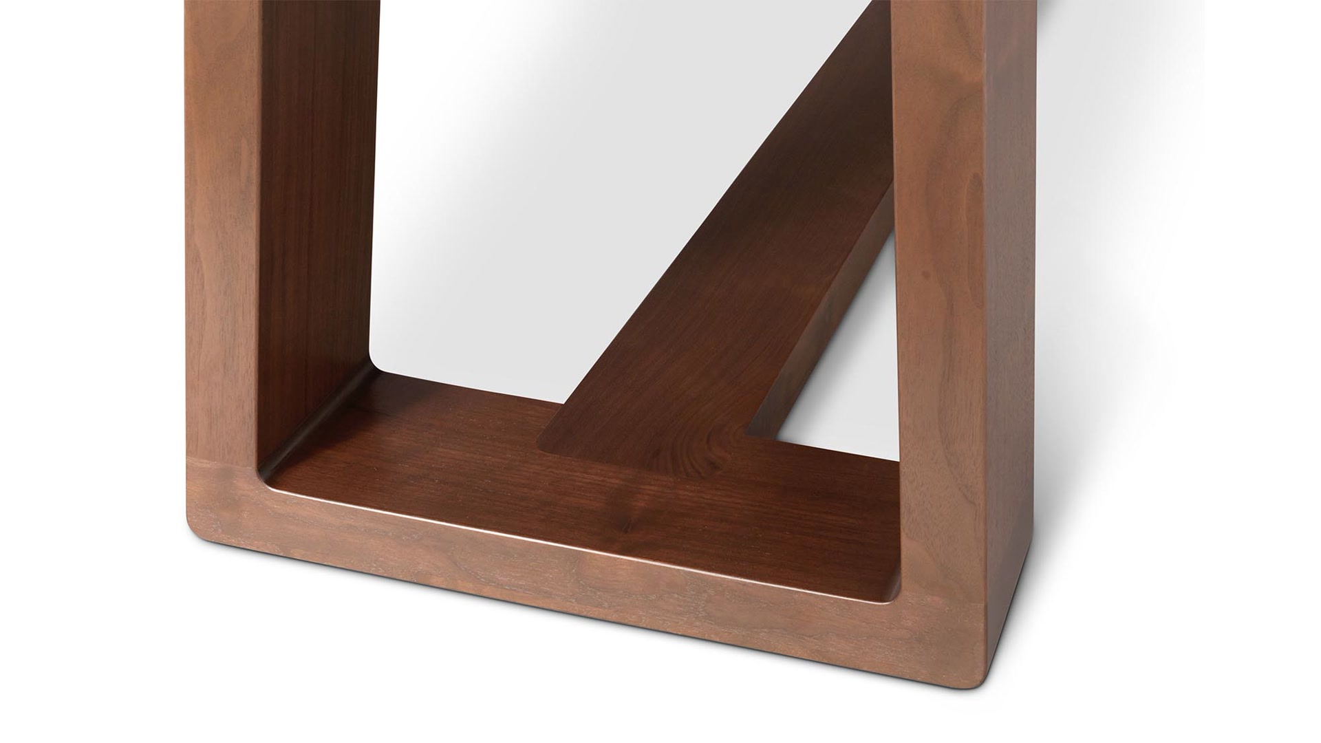 de sousa hughes Altura Puente table leg detail