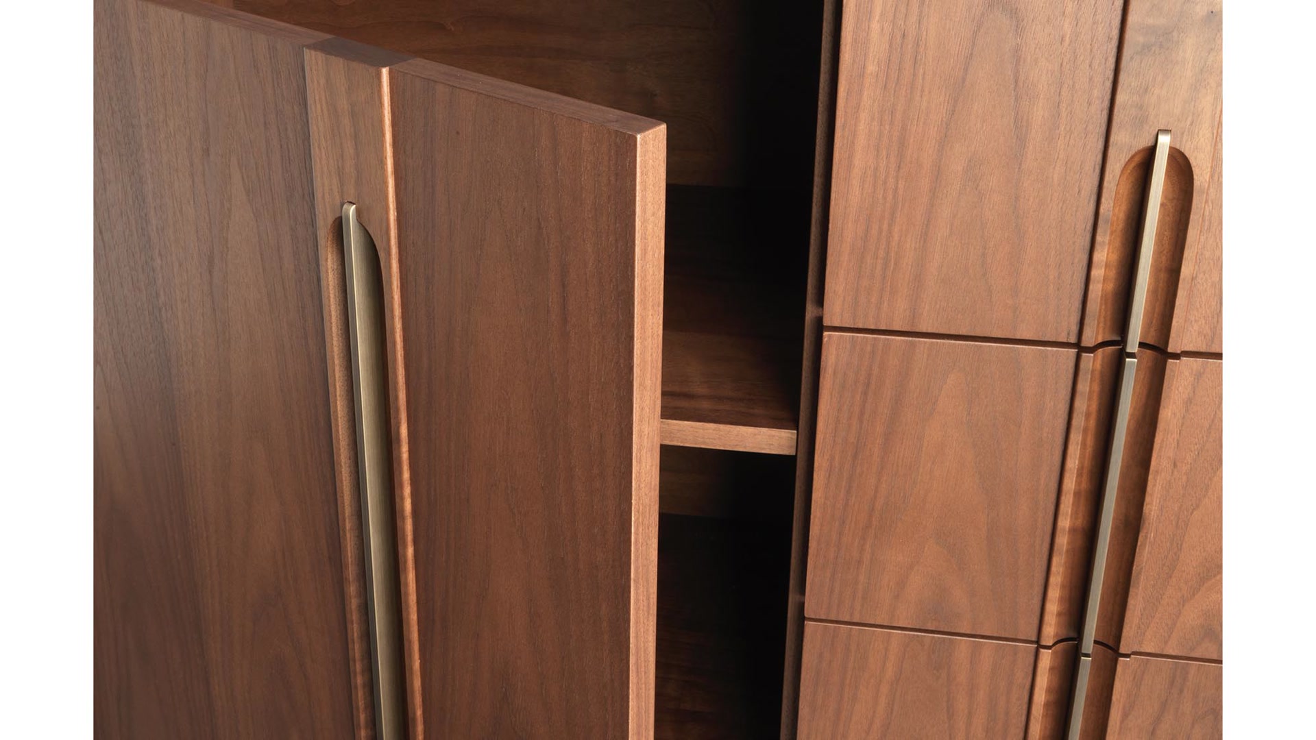 de sousa hughes altura bruneau 84 credenza door open