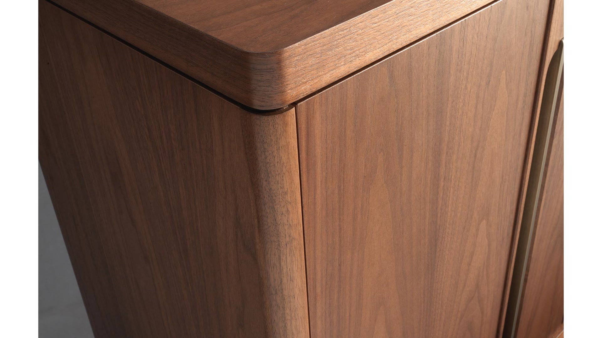de sousa hughes altura bruneau 84 credenza corner detail