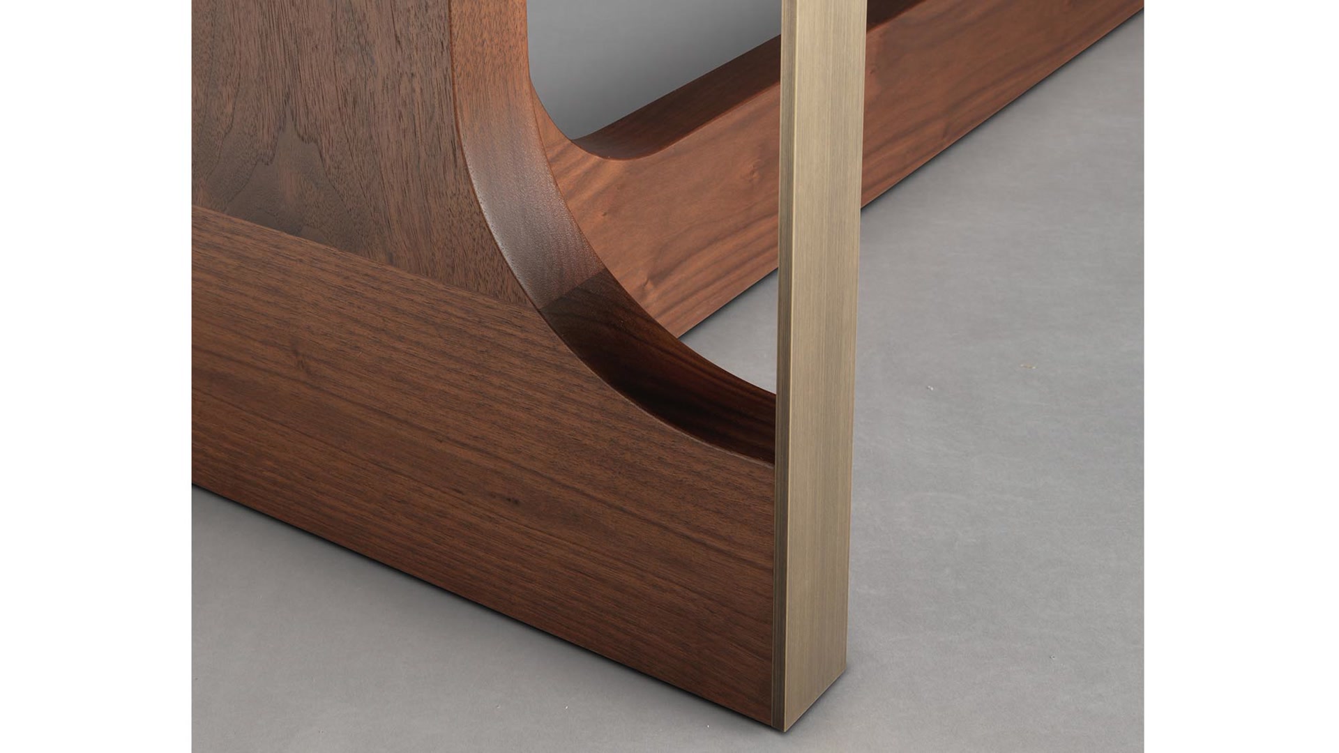 de sousa hughes altura bruneau table detail