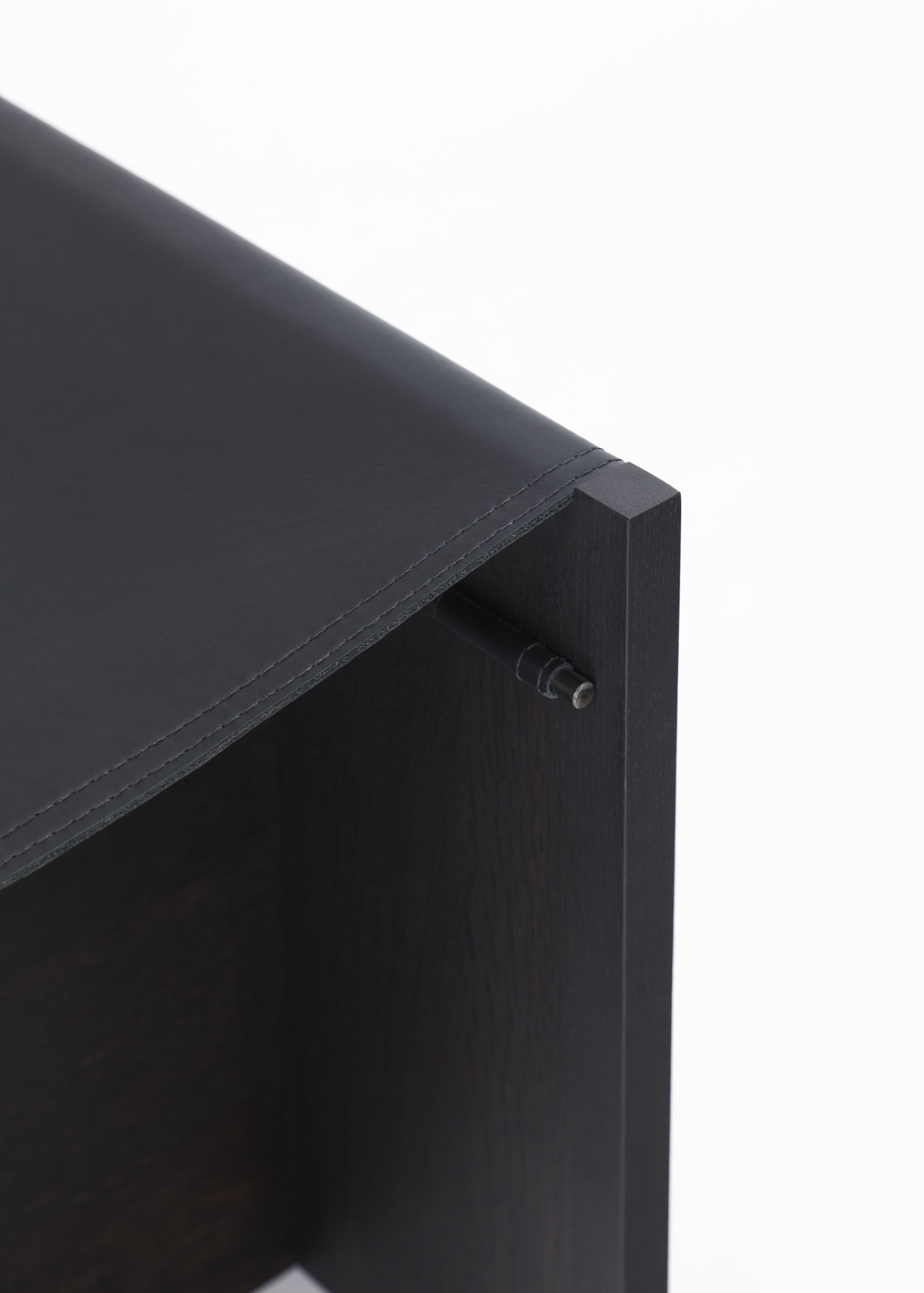 de sousa hughes caste Roe Bench Detail