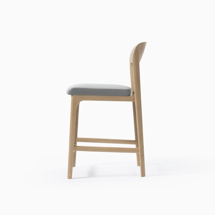 de sousa hughes caste turah stool side