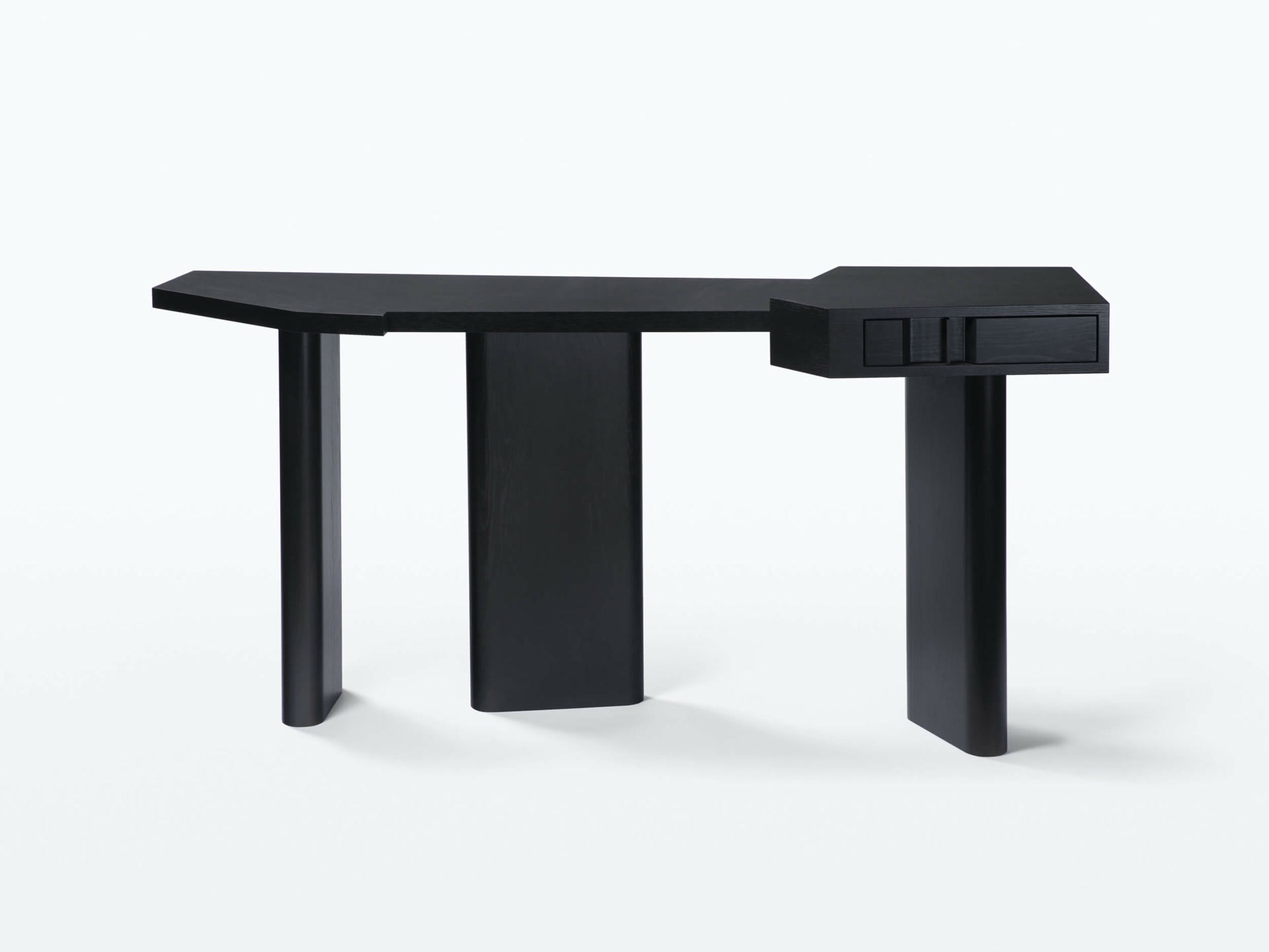 de sousa hughes caste pondera console front