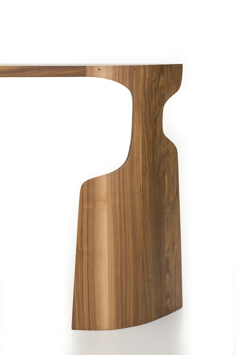 de sousa hughes caste Pryor Console Natural Walnut 2 Detail