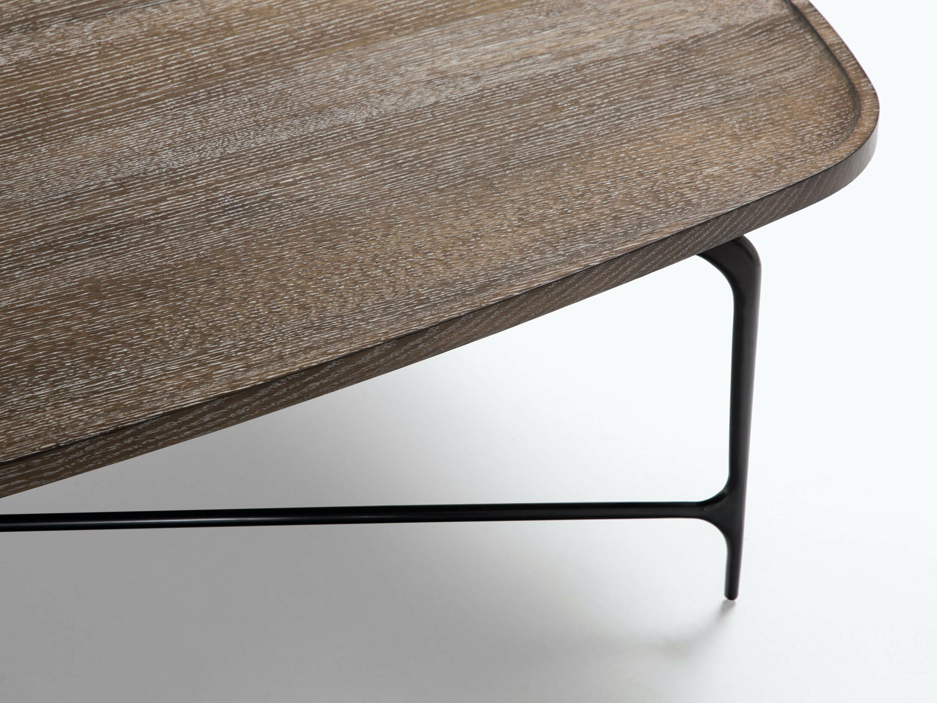 de sousa hughes caste bridger cocktail table top detail 2