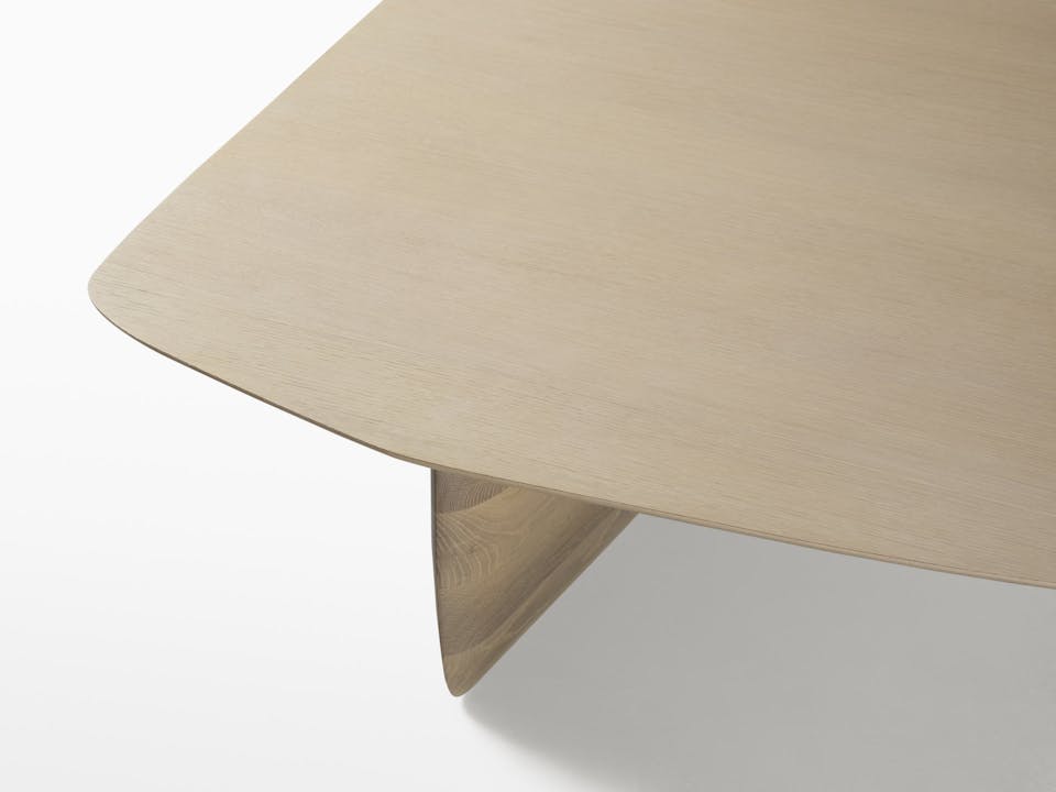 de sousa hughes caste Elso Cocktail Table Detail