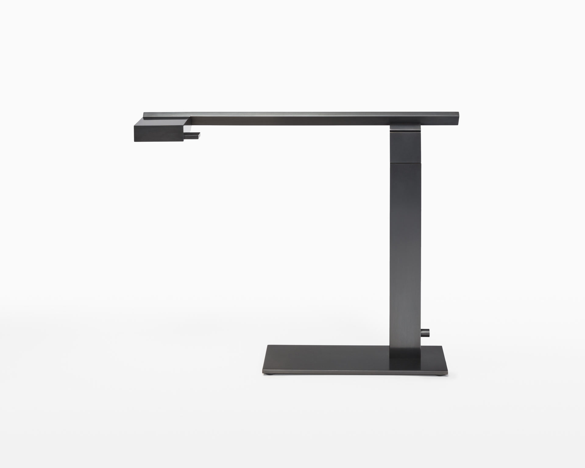 de sousa hughes caste hesper desk lamp front