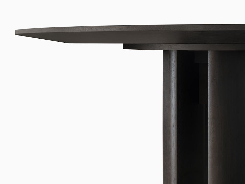de sousa hughes caste prosser dining table top detail